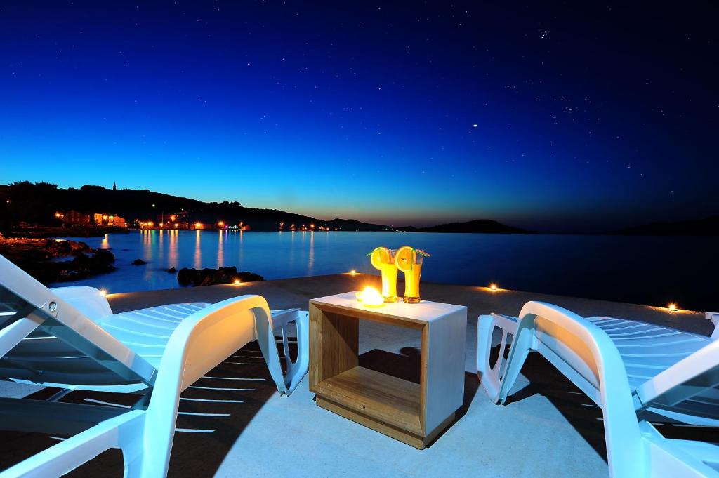 Family friendly seaside apartments Iz, Iz - 22025 photo 4
