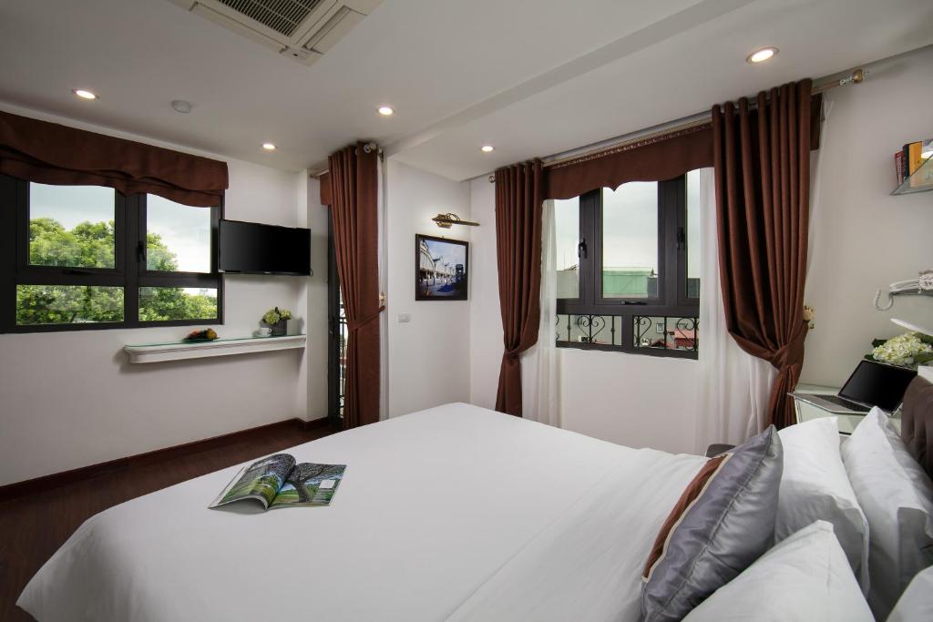 TrangTrang Premium Hotel & Sky Bar