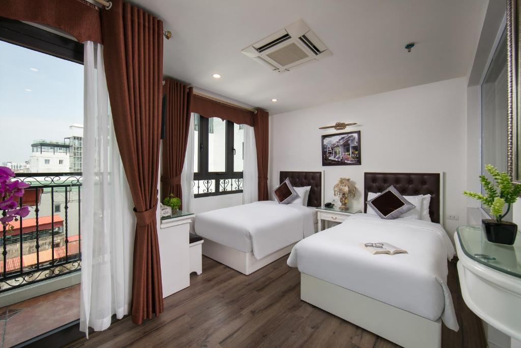 TrangTrang Premium Hotel & Sky Bar