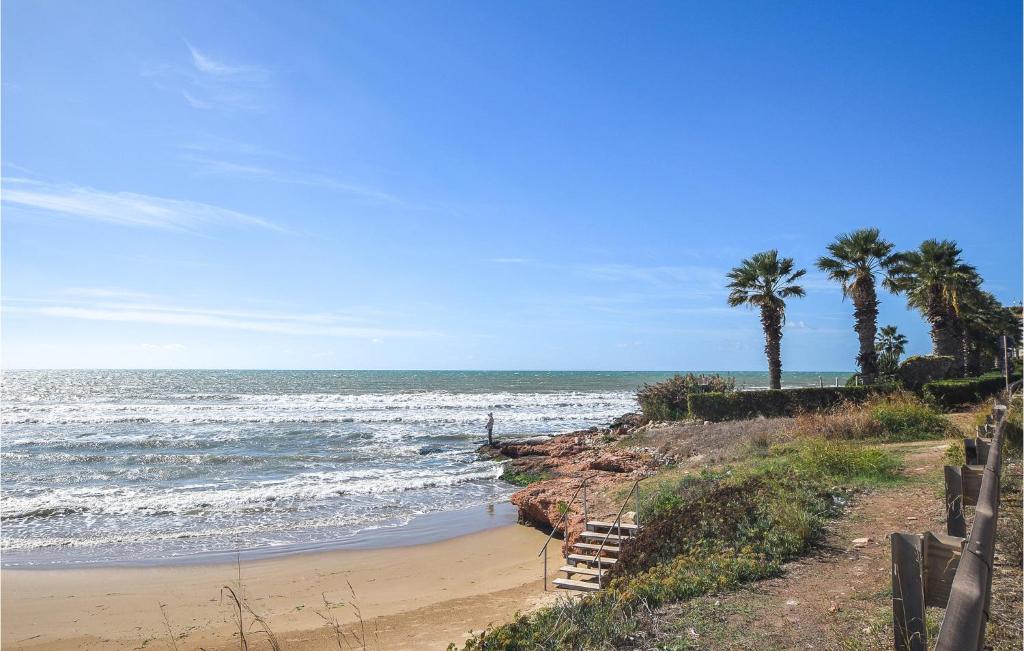 2 Bedroom Gorgeous Apartment In Donnalucata photo 2