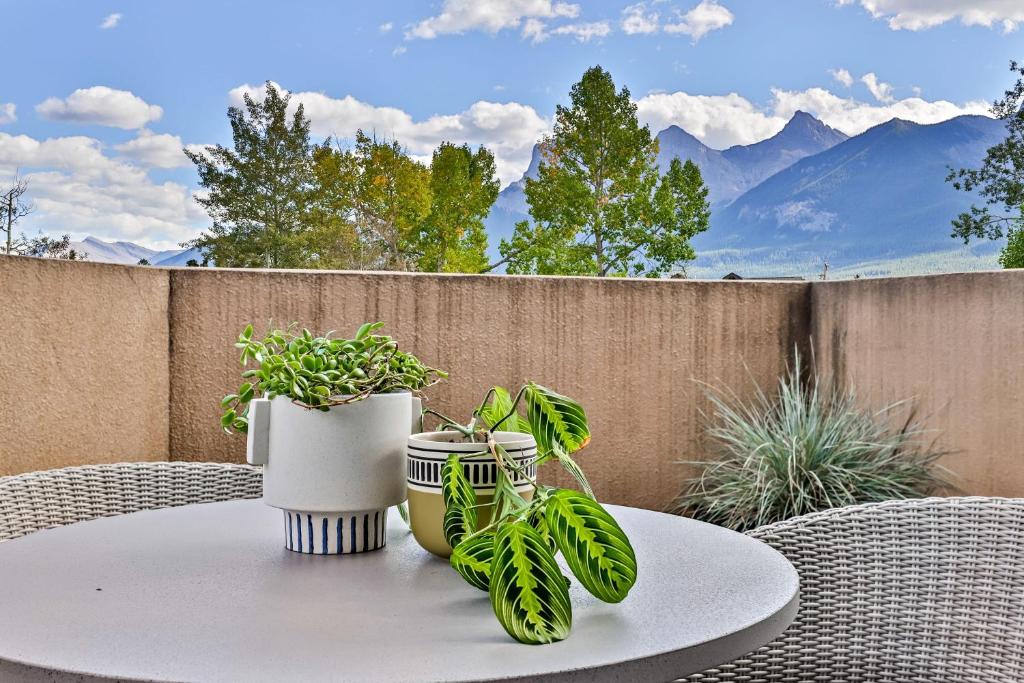 Ravens Crest Lodge - Stunning Views Perfectly Located on Main Street photo 1