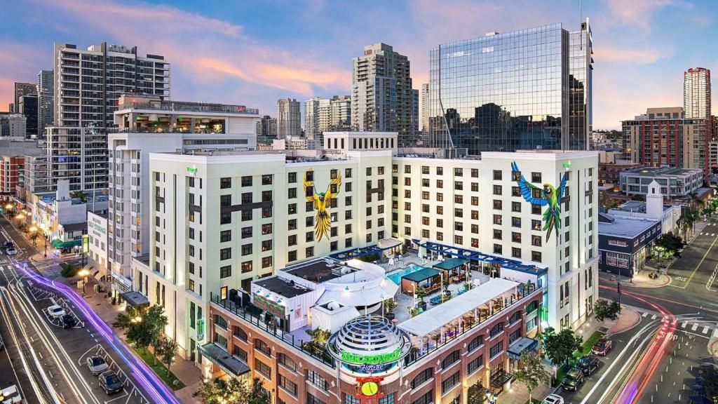 Margaritaville Hotel San Diego Gaslamp Quarter image