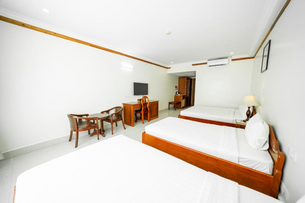 Pursat Riverside Hotel & Spa photo 2