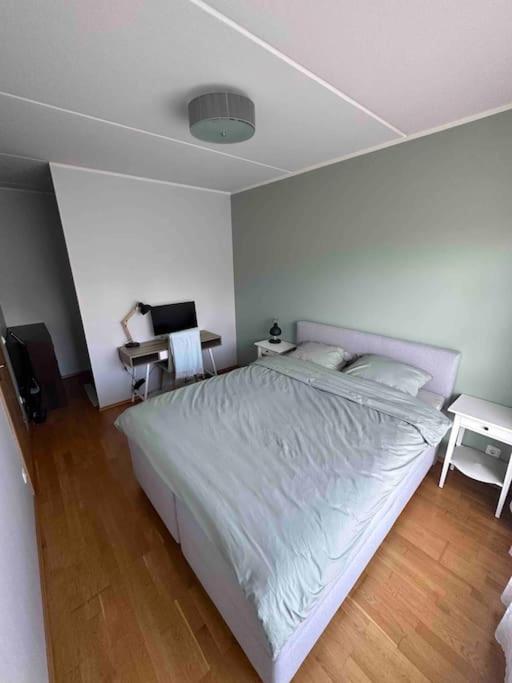 1-bedroom apartment near airport photo 2