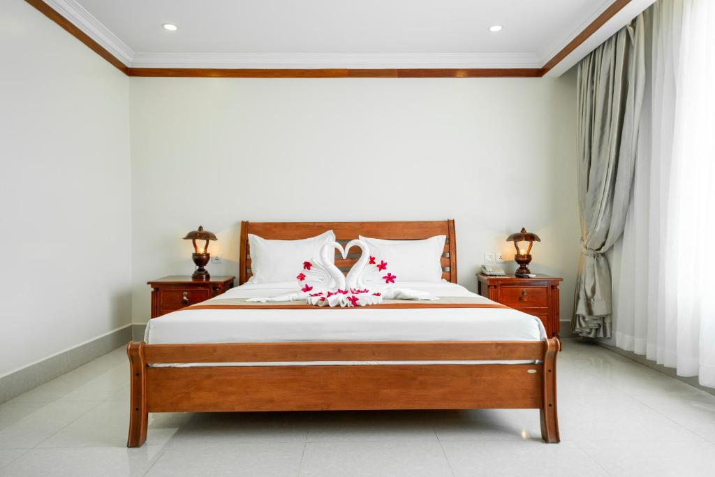 Pursat Riverside Hotel and Spa - Tap to explore photos