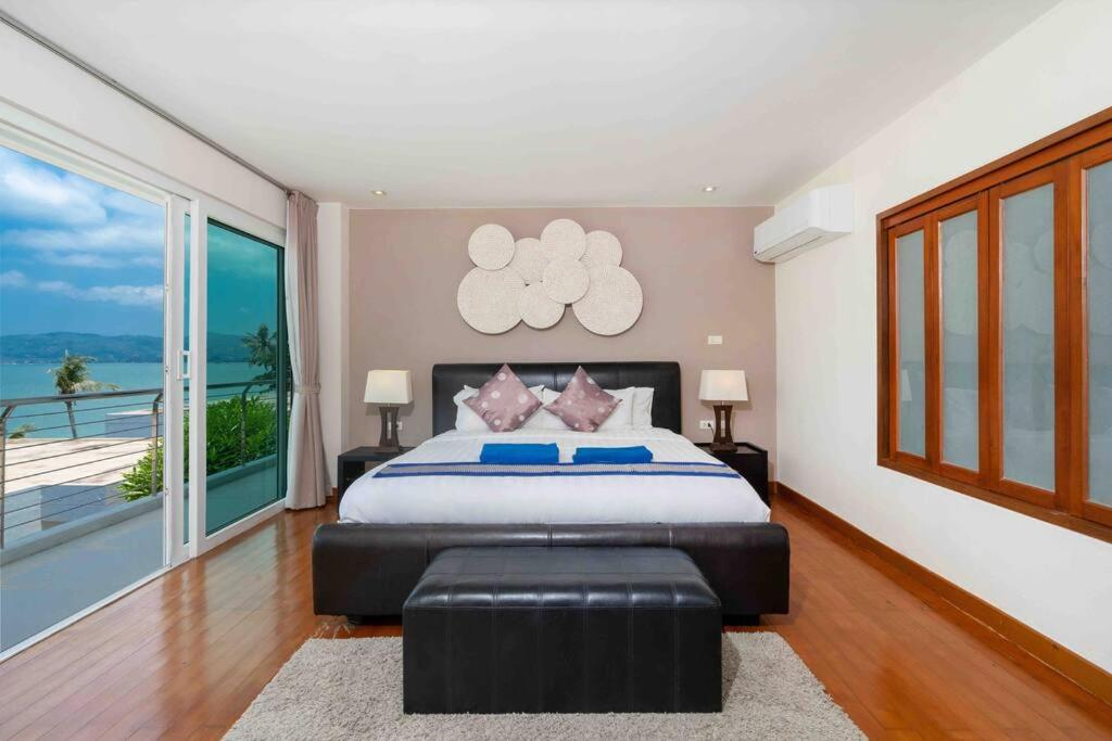 Beachfront 4 bedrooms Penthouse with Breathtaking Sea View photo 1
