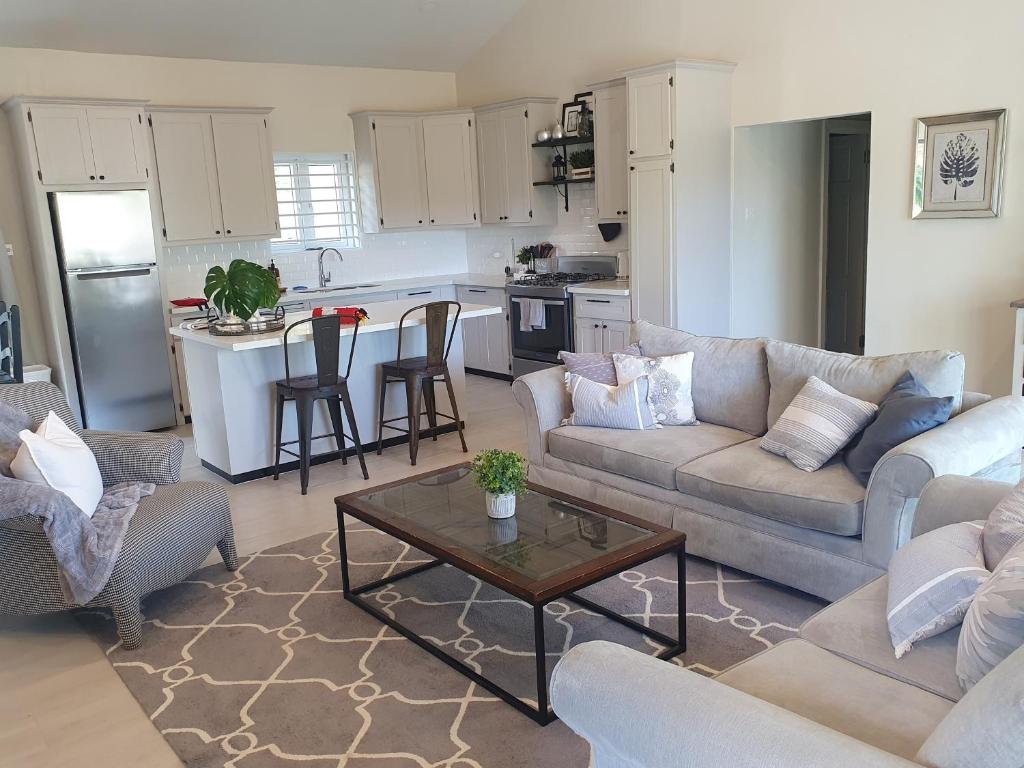 The Lane Rodney Bay 1 bedroom rate - Newly renovated & tastefully furnished 3 bedroom house home photo 2