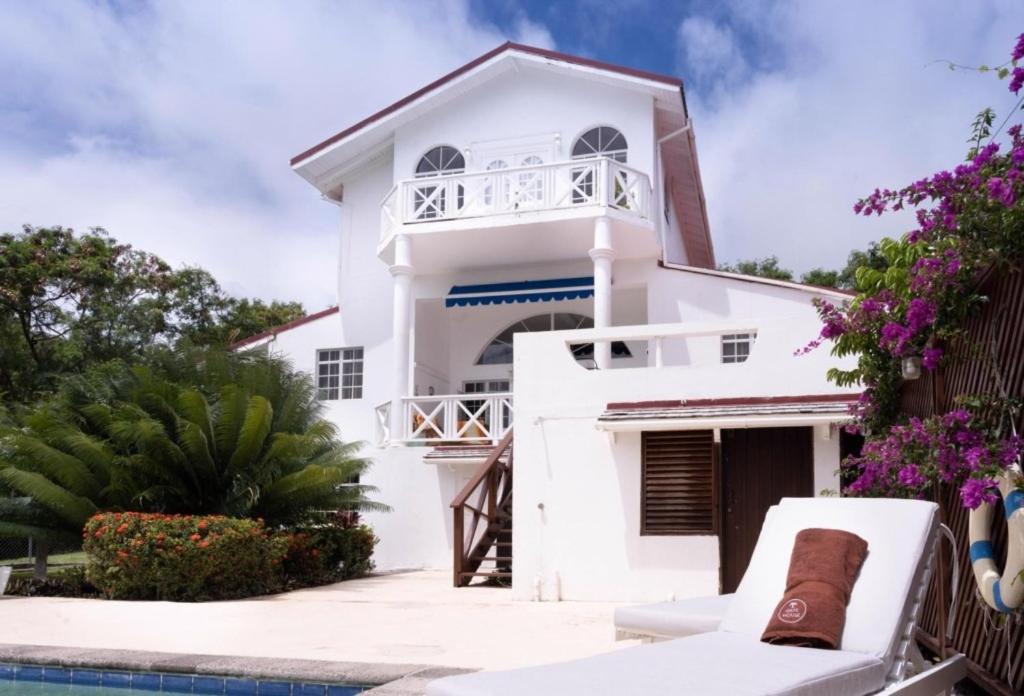 Two Bedroom Villa with Private Pool Near to Beaches - Date House villa photo 1