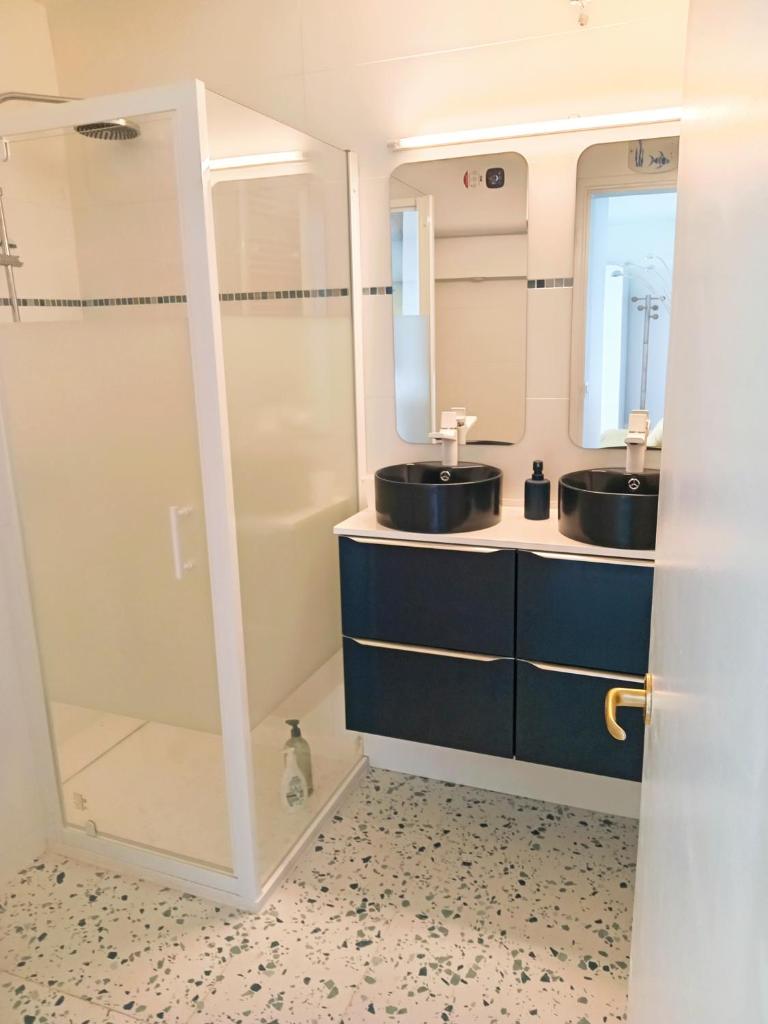T1 neuf avec petite chambre à 150m de la plage photo 4