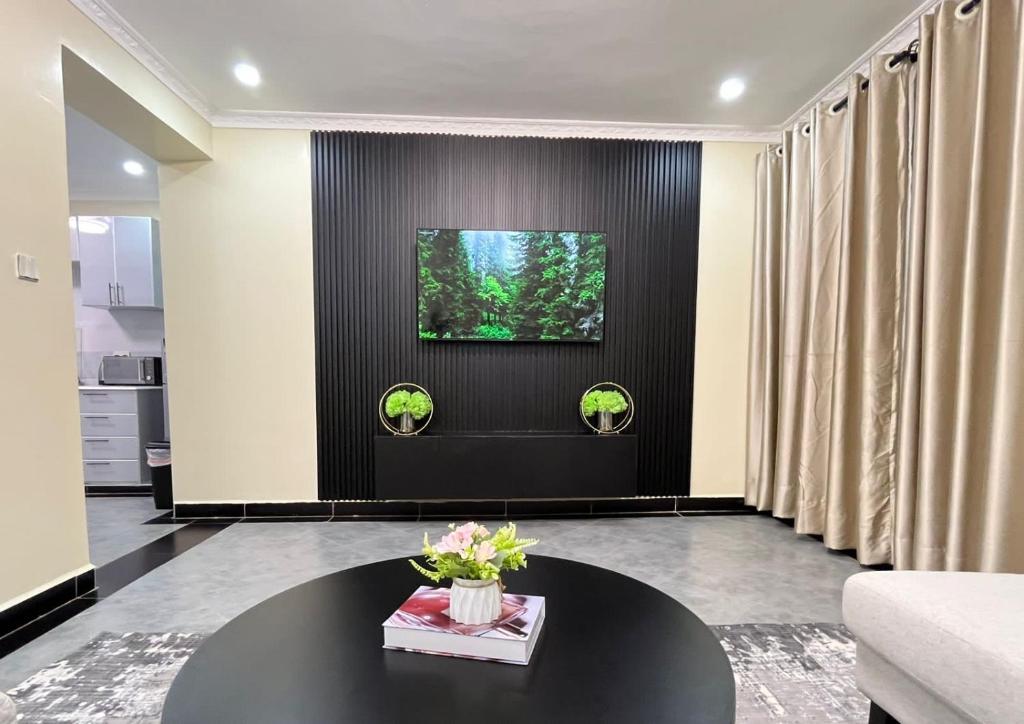Naka Tranquil Suite with Ample Secure Parking photo 3