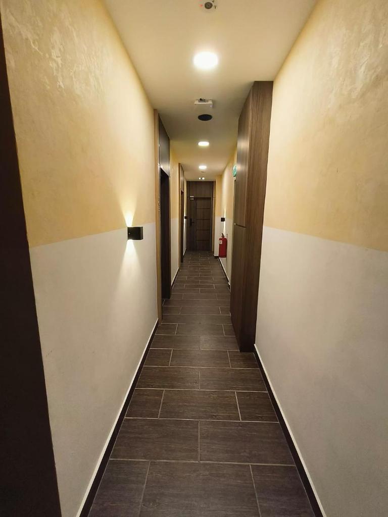 Red's Hotel photo 4