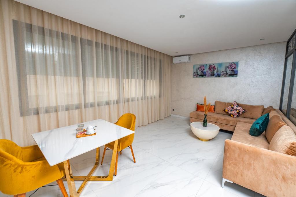 MAARIF ELITE SUITES - Tap to explore photos