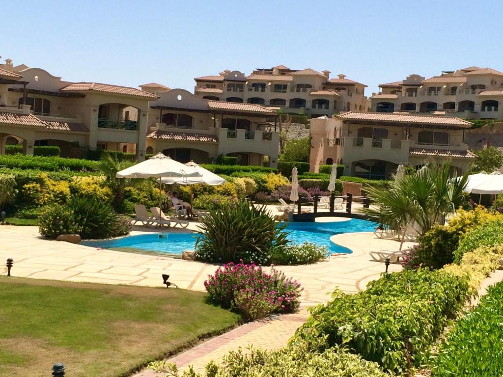 LaVista 5 Luxury 265 sqm Beachfront Villa with Pool View photo 4