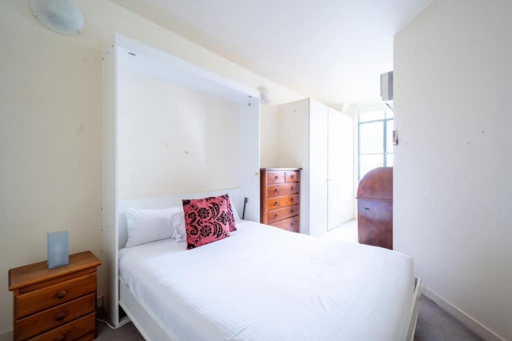 NOVA - Inner City Double Storey Loft With Views photo 2