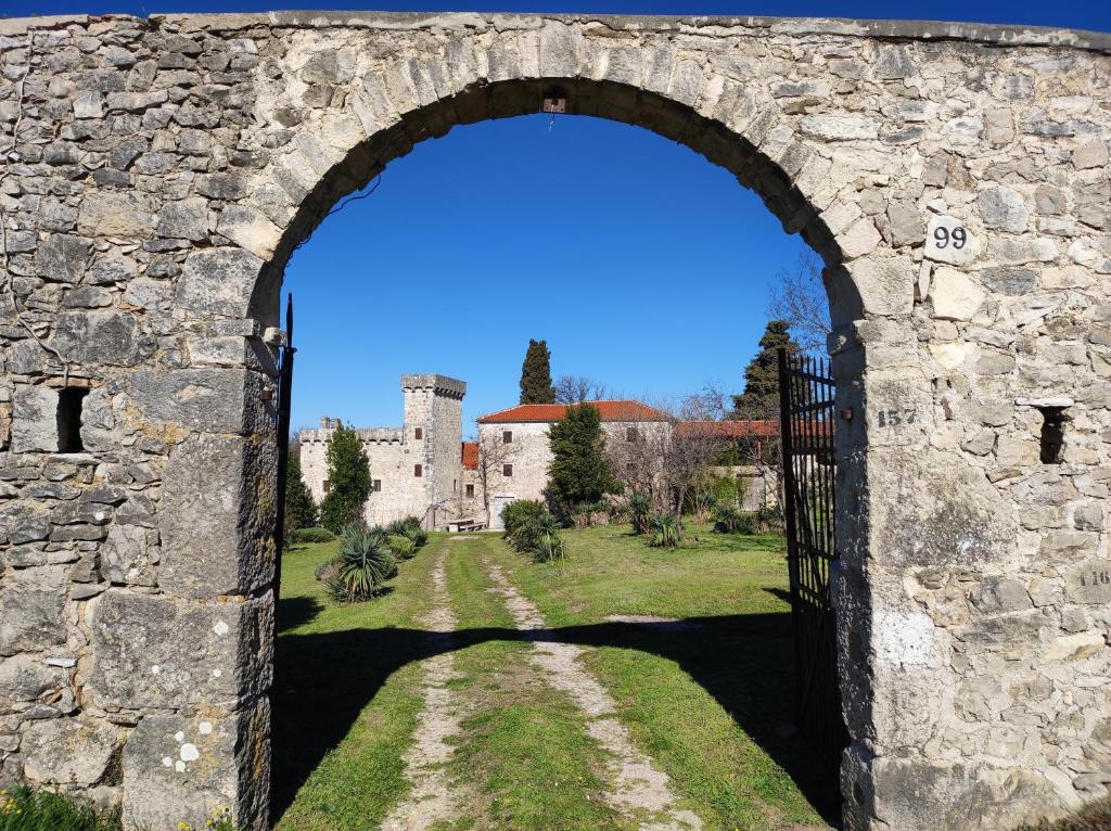 Jankovich Castle photo 1
