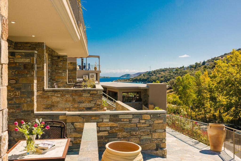 Paramithenio Village Beach Resort & Spa Room Type - Deluxe Triple Room with Mountain view