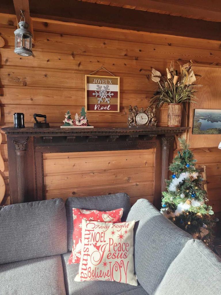Le petit chalet sur le lac