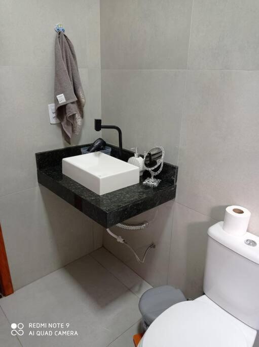 casa com piscina, 03 quartos, ótima localização! photo 4