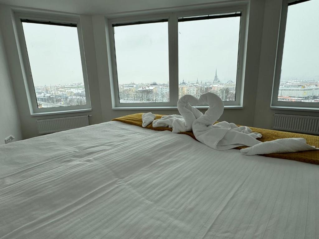 Sky Apartments 506 photo 3