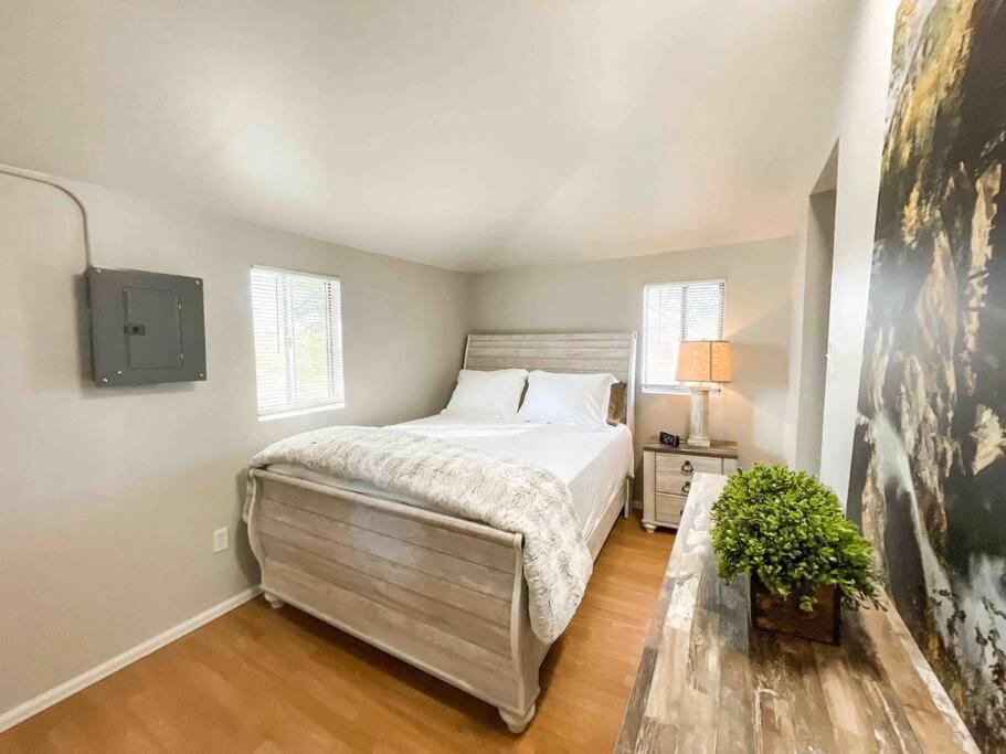 New 1BR Apartment in Heart of Downtown Pueblo! photo 1