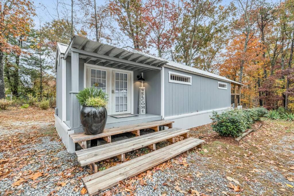 Cottage Core Farmstay @ the TINY HOME