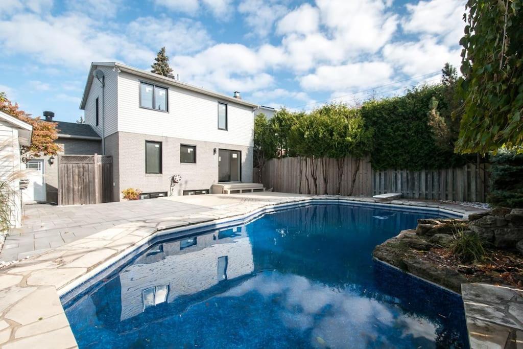 Lux. 4BR House with Pool near DT photo 1