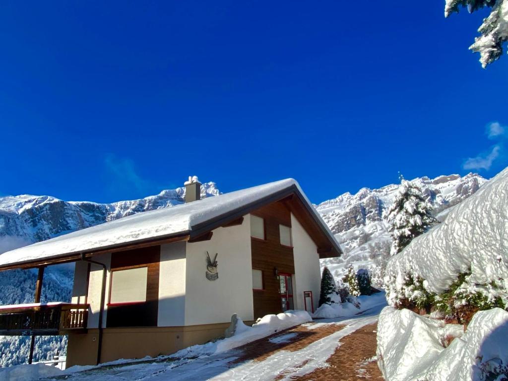 Chalet Kristall 4 1/2 Zimmer-Maisonetten-Haus photo 1