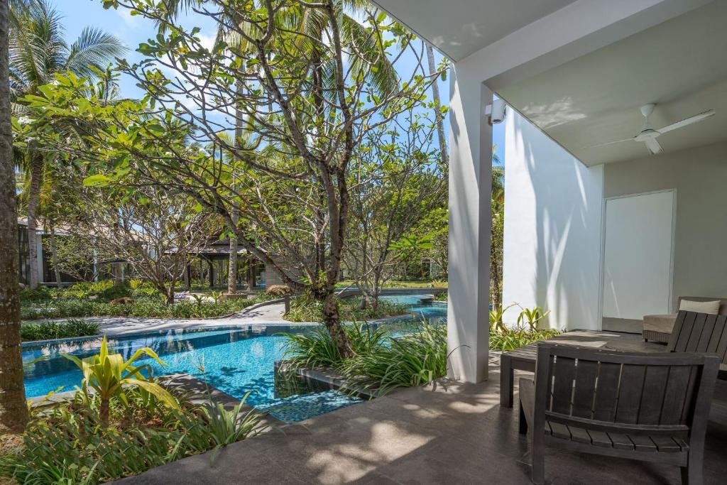 Twinpalms Phuket photo 2