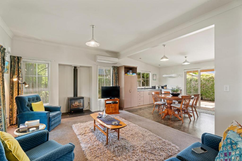 Green Oasis - Cromwell Holiday Home photo 2