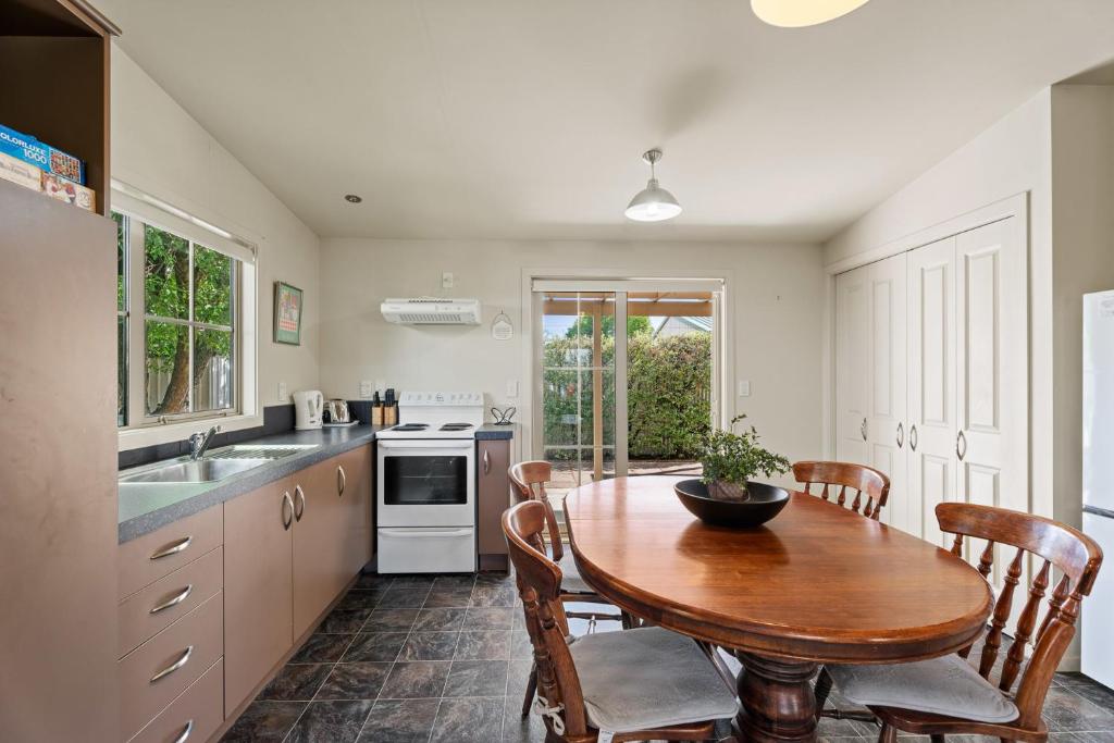 Green Oasis - Cromwell Holiday Home photo 4