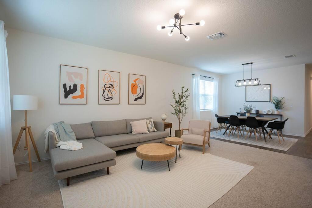 Austin Custis Modern Tesla Living image