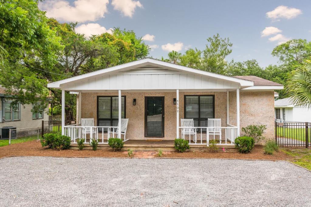 Slack Tide Cottage image