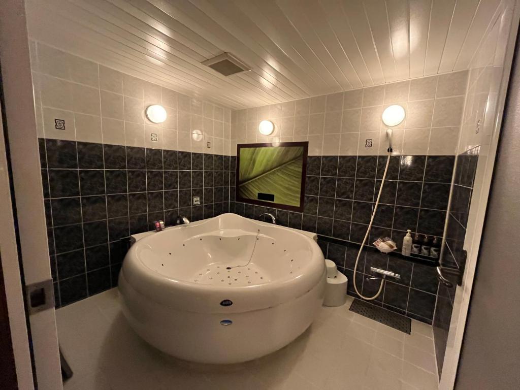 艶横浜町田店 adult only photo 3