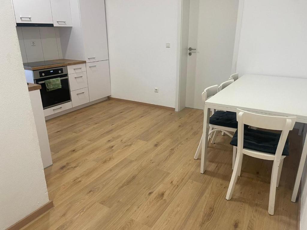 Timeless: 4 Zimmer Apartment Ludwigsburg photo 1