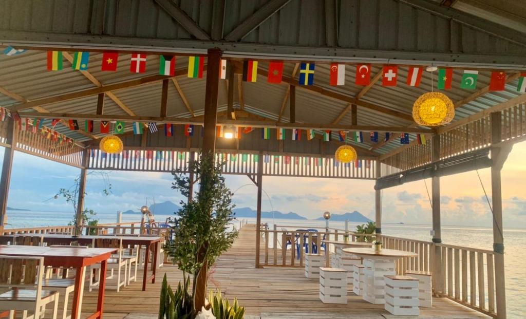 BIHING ANGAN water chalet photo 3