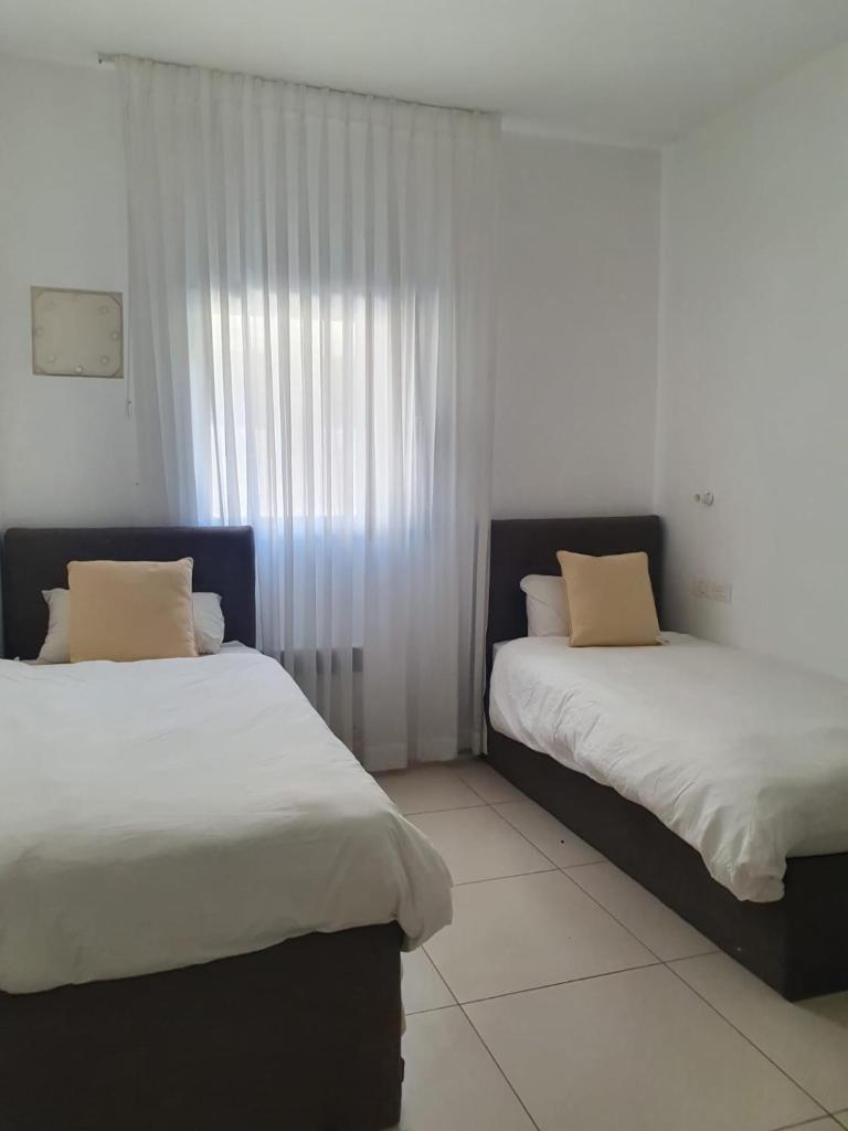 Harav Kuk Royal Suites - Alefimmoed photo 4