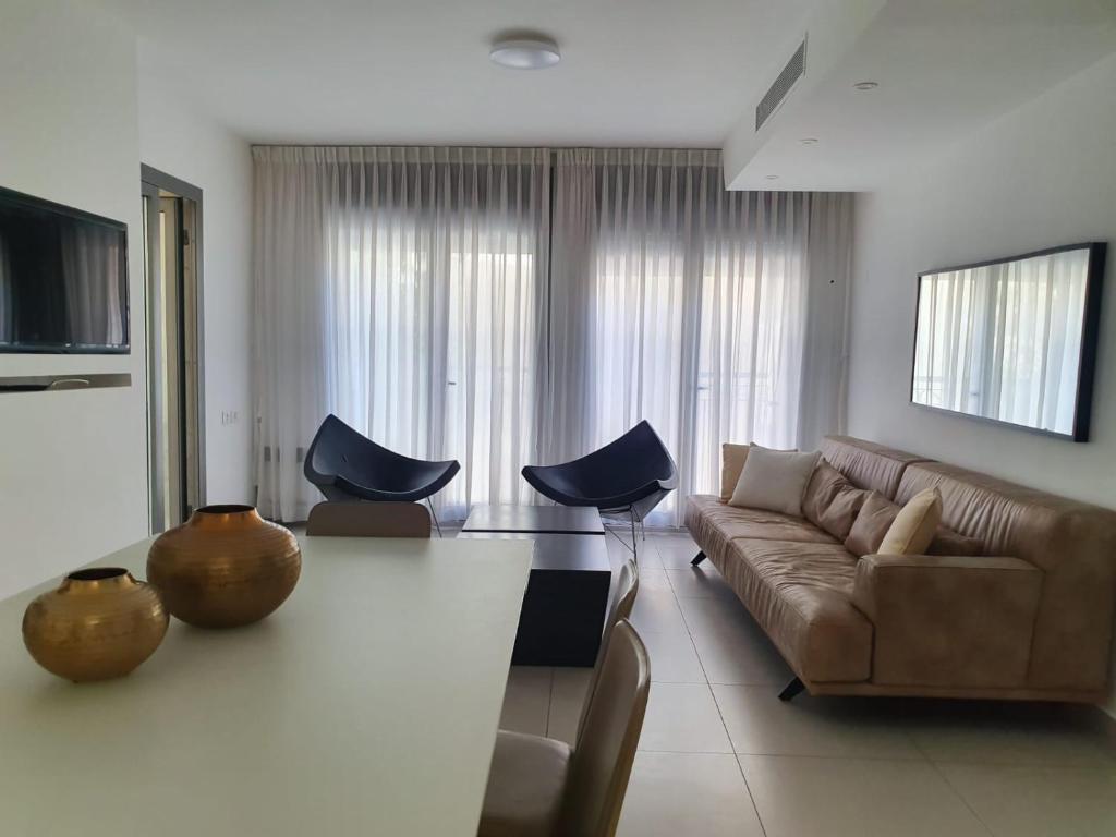 Harav Kuk Royal Suites - Alefimmoed photo 3