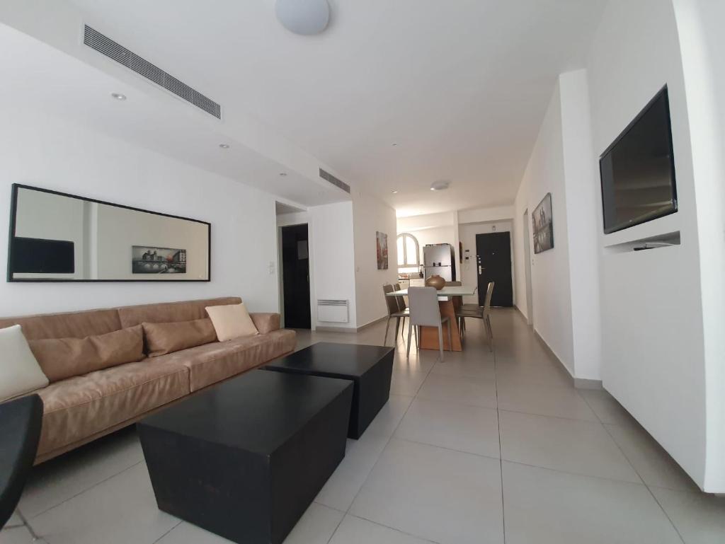 Harav Kuk Royal Suites - Alefimmoed photo 1