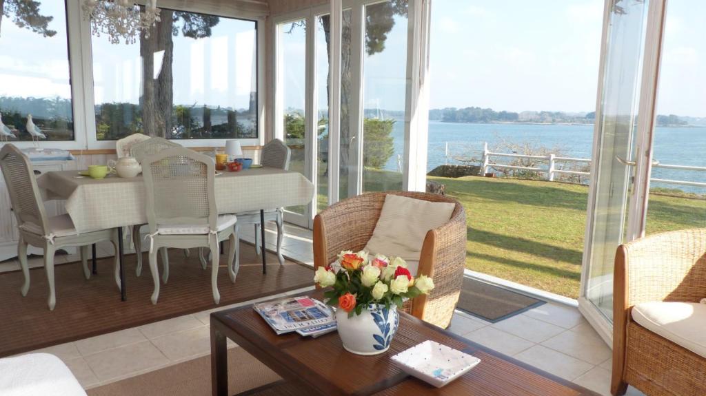 Cottage maritime avec vue exceptionnelle sur mer photo 4