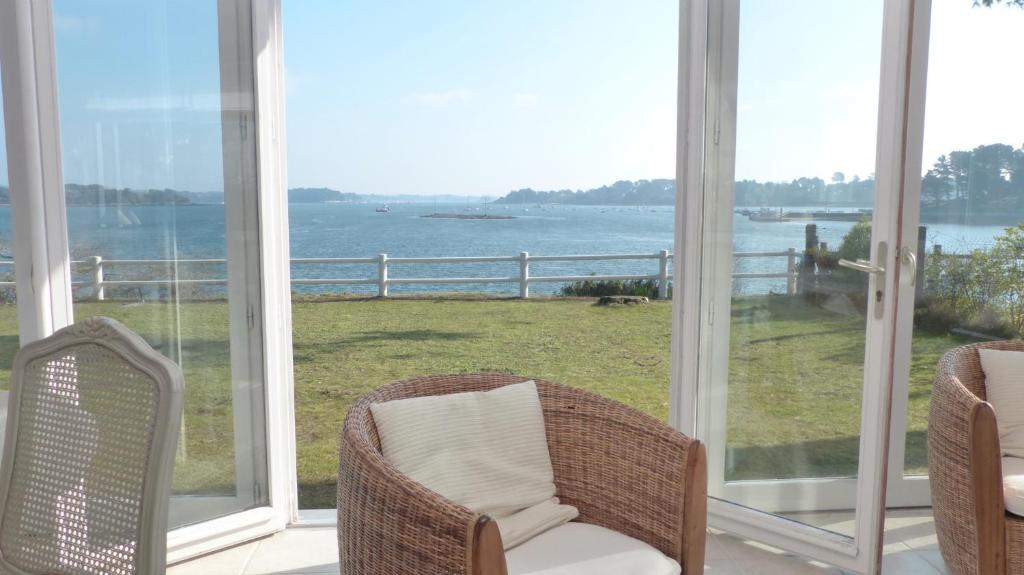 Cottage maritime avec vue exceptionnelle sur mer photo 1