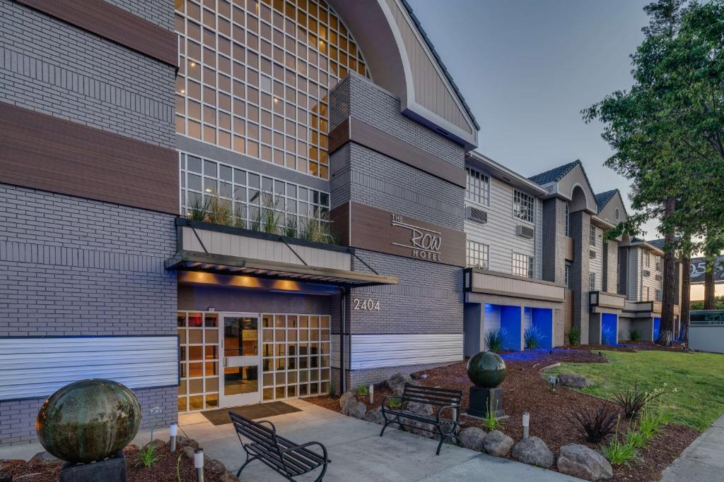 The Row Hotel, BW Signature Collection image