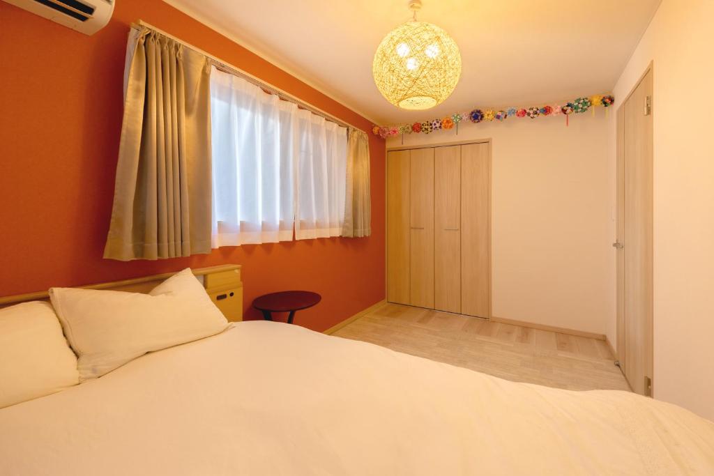 LovelyFamilyHouse 8min Shinjuku 5minJR 3minSubway 貸切一軒家 新宿直通8分 JR徒歩5分 地下鉄3分 閑静なエリア コンビニ1分 広々快適空間 photo 4