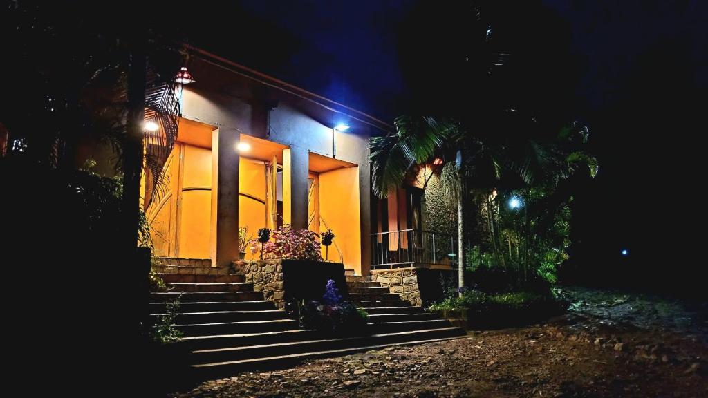 Babylon Lodge photo 3
