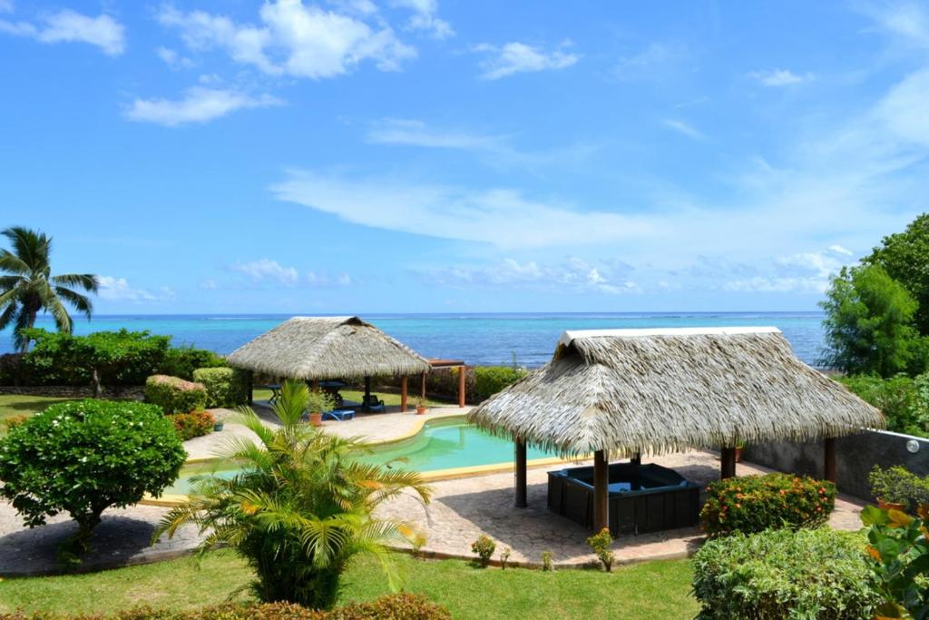 Arahea Lagoon flat beachfront with pool facing the sunset Wi-Fi - AC photo 3