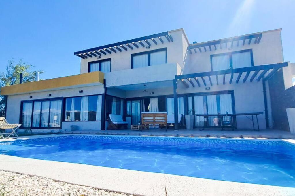 Hermosa casa en Potrero de Garay
