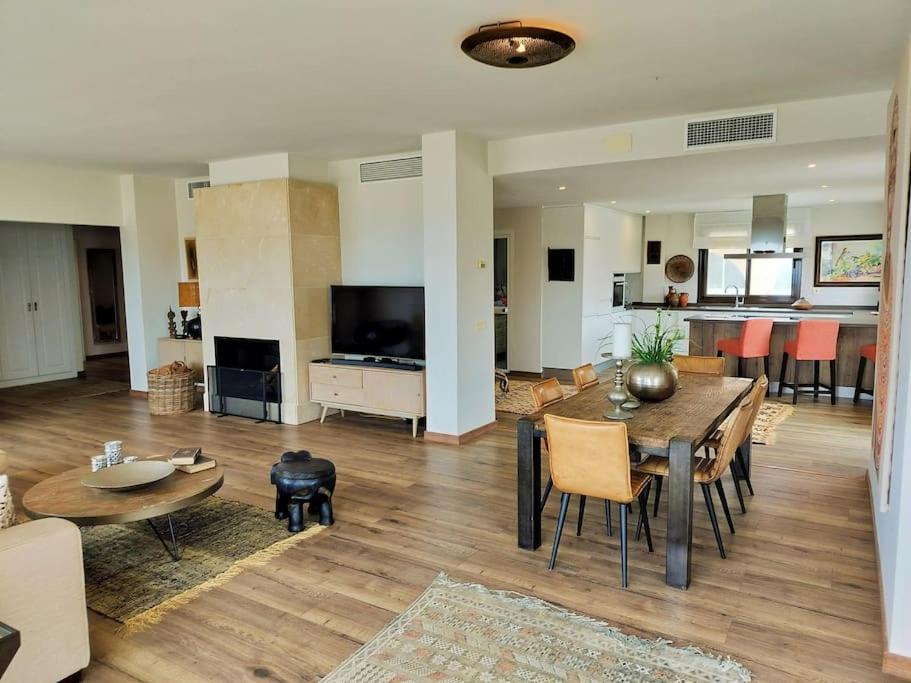 Lovely Seaside Luxury Penthouse photo 4