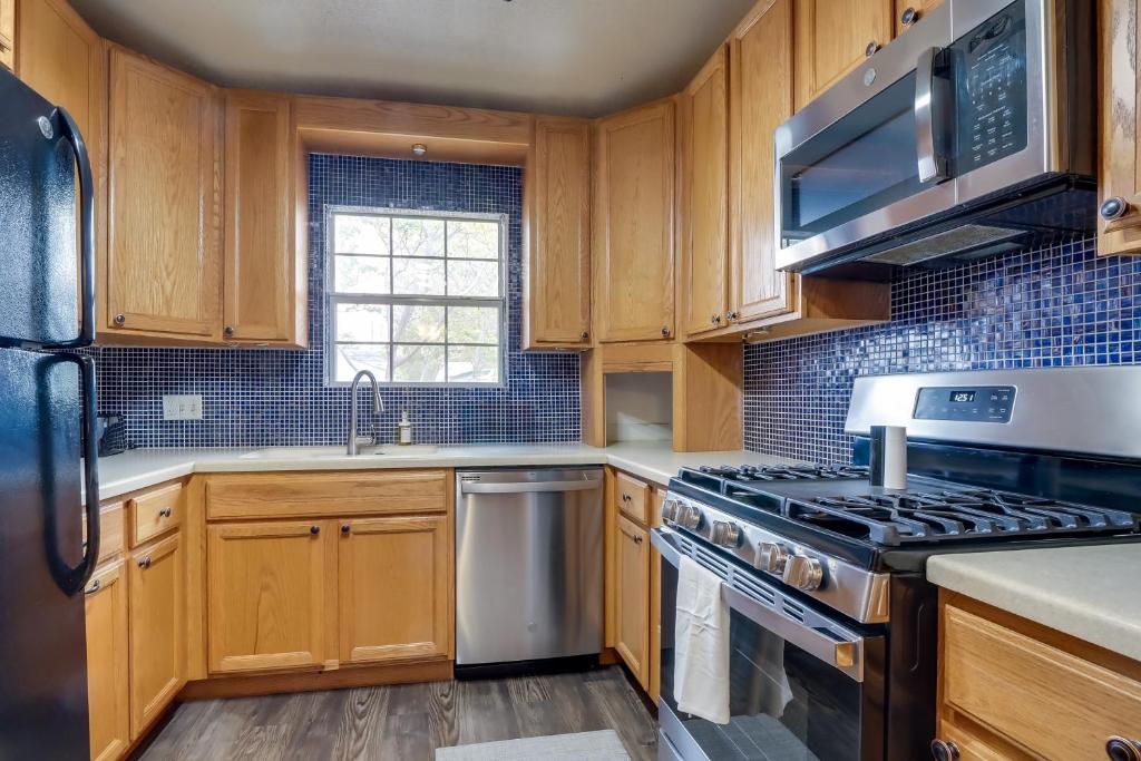 Round Rock Home with Large Yard 20 Mi to Austin! photo 1