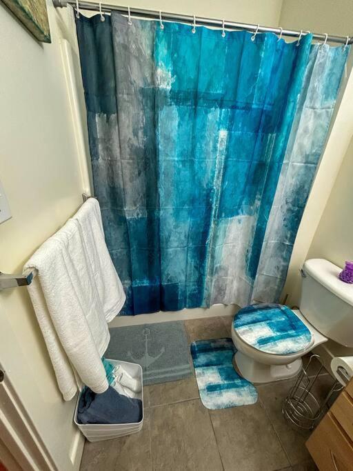Charming 2Bd/2bth Retreat in Downtown Richmond photo 2
