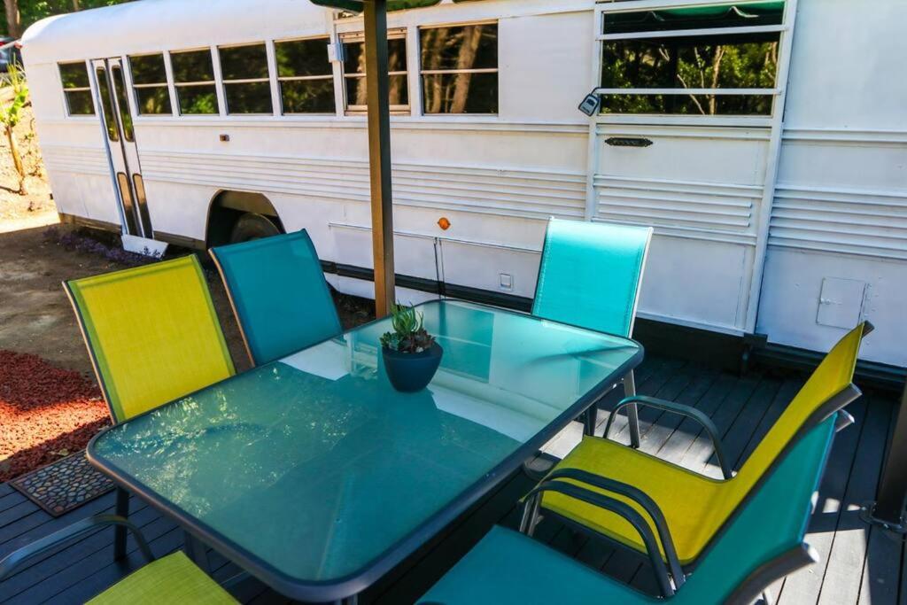 Bus Hotel with HotTube in the middle of mountain photo 1