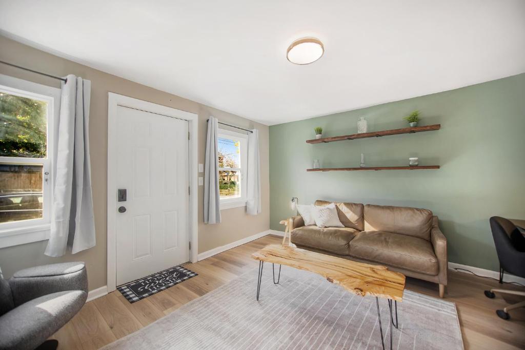 The Homey Haven - New Corporate Home Downtown photo 2